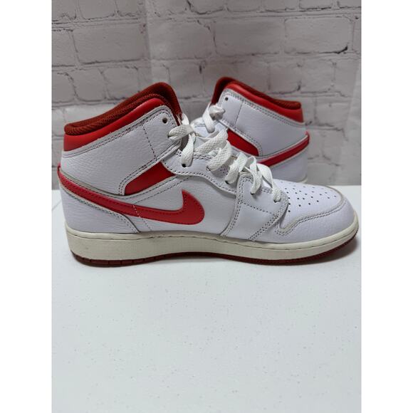 Nike Air Jordan 1 Mid SE GS White Red Sail Youth 6Y NIB main image 5